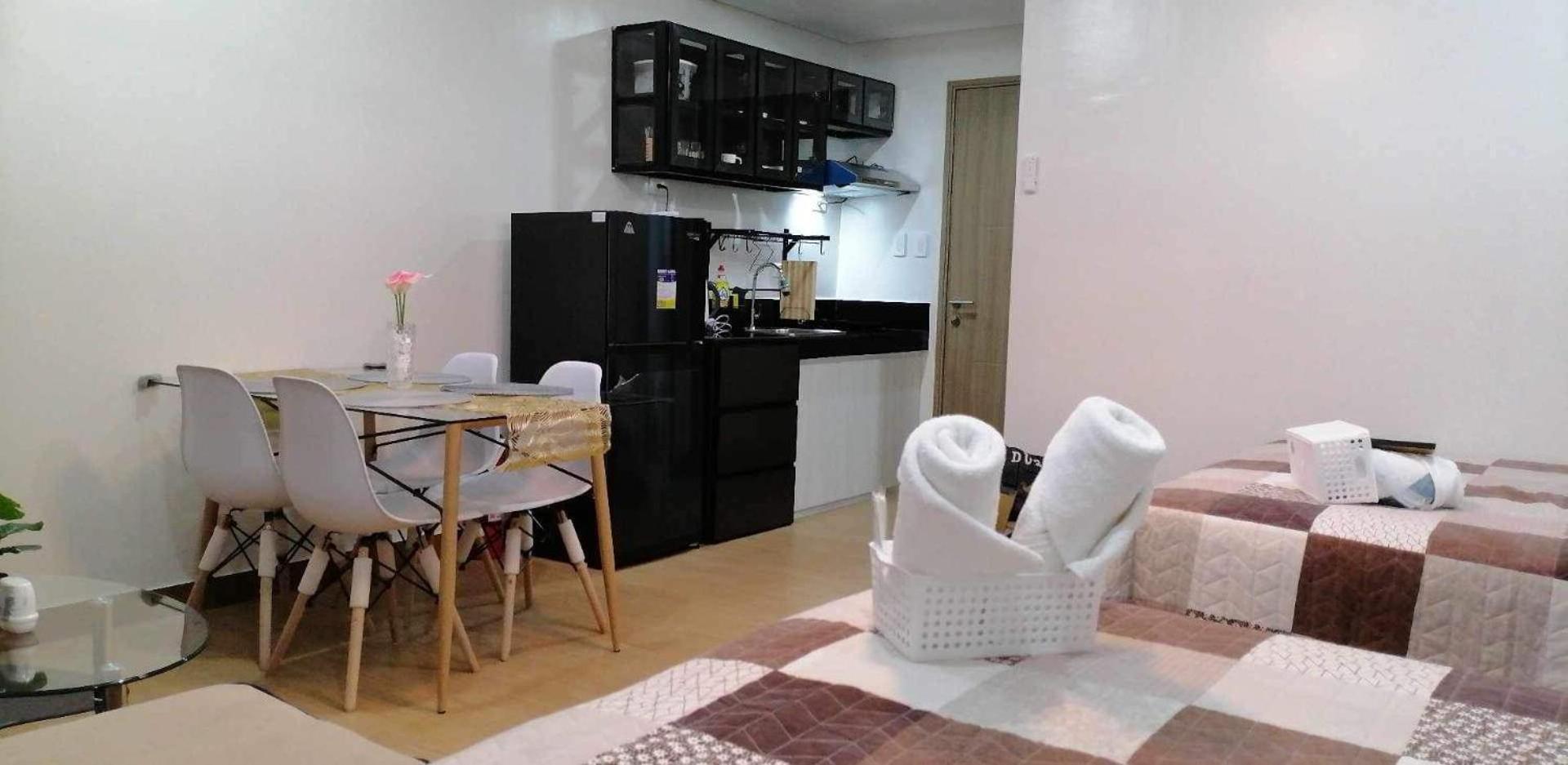 J & F Homestay - Cavite, Philippines Trece Martires المظهر الخارجي الصورة